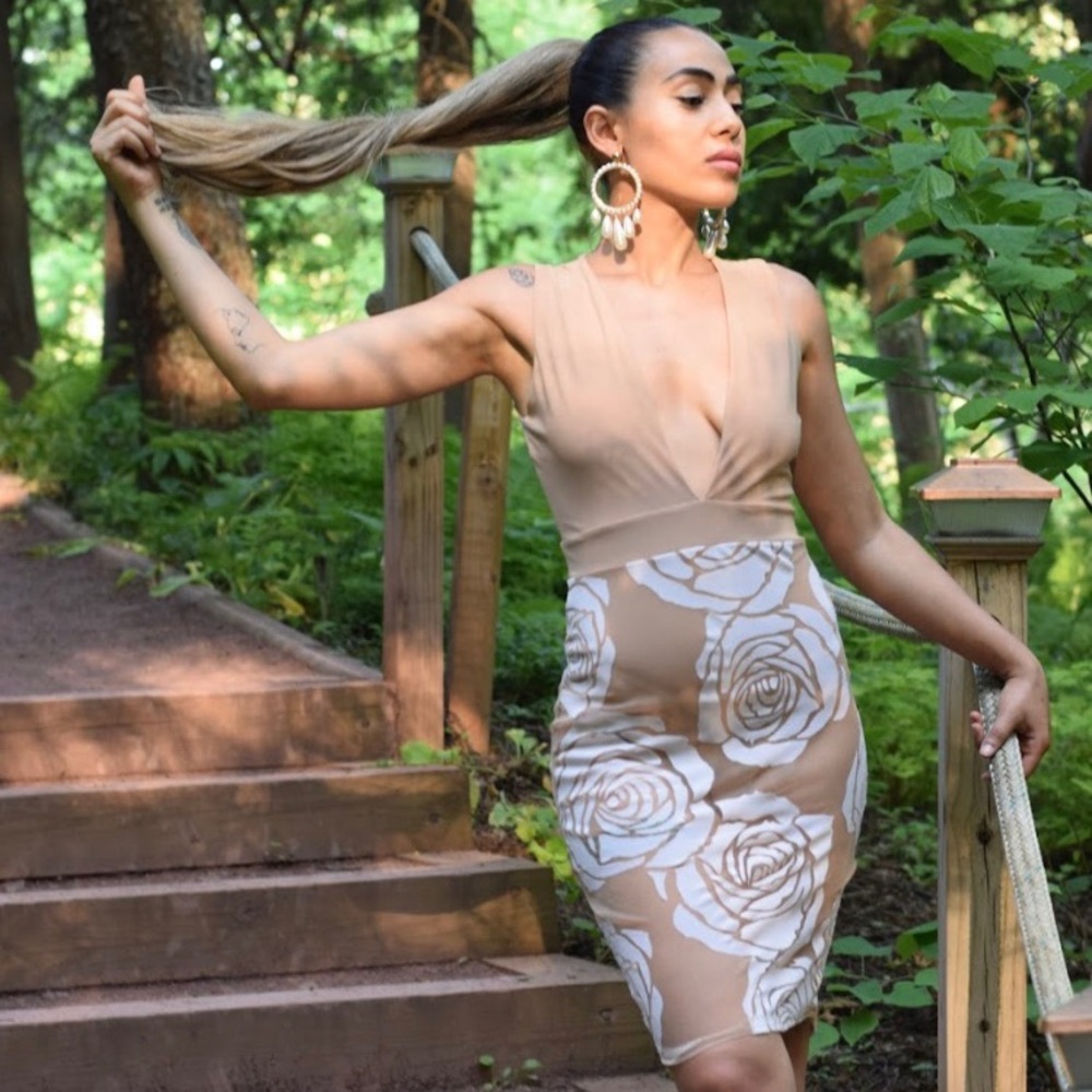 βΌοΈ Sexy Floral Mesh White Nude V Cut Mesh Dress - Picture 1 of 4